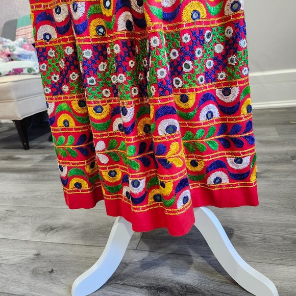 Vintage 1950's Indian Embroidered Mirrorwork Floral Skirt - Picture 4 of 15